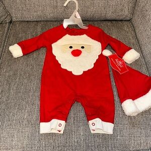 0-3 mo Santa romper with hat 🎅🏼